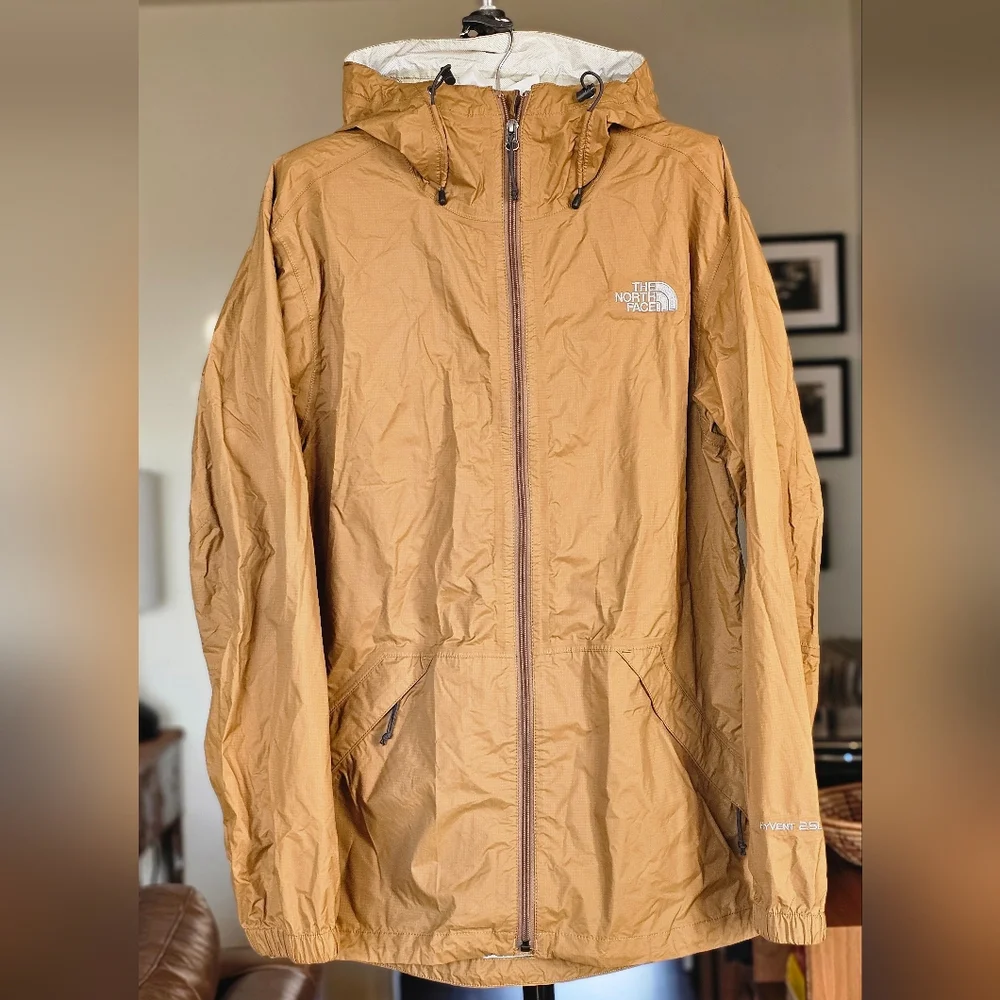 The North Face Mens HyVent 2.5L Waterproof Jacket